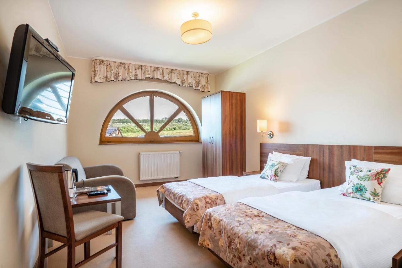 Labedz Hotel Karczma Iława Exteriör bild