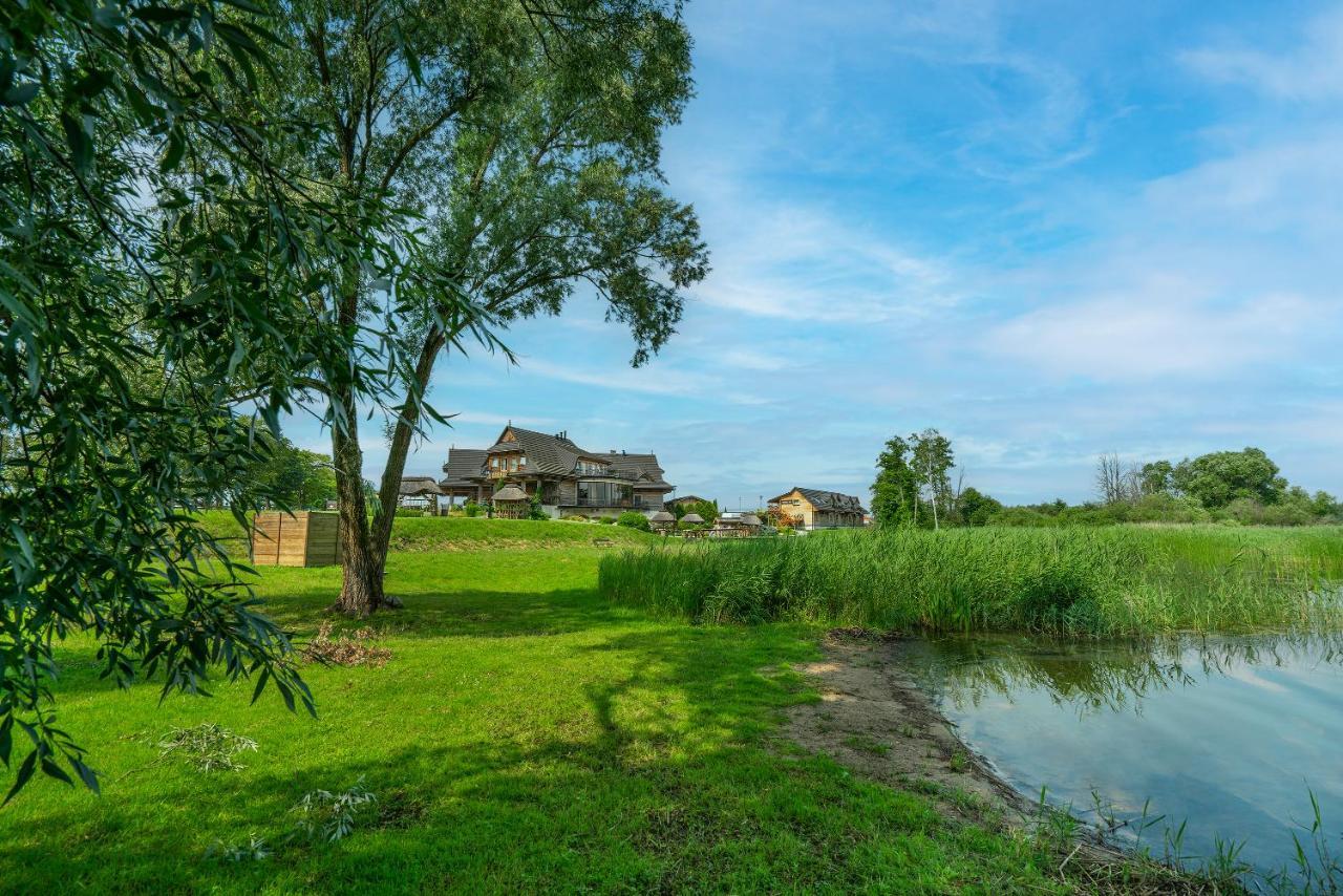 Labedz Hotel Karczma Iława Exteriör bild